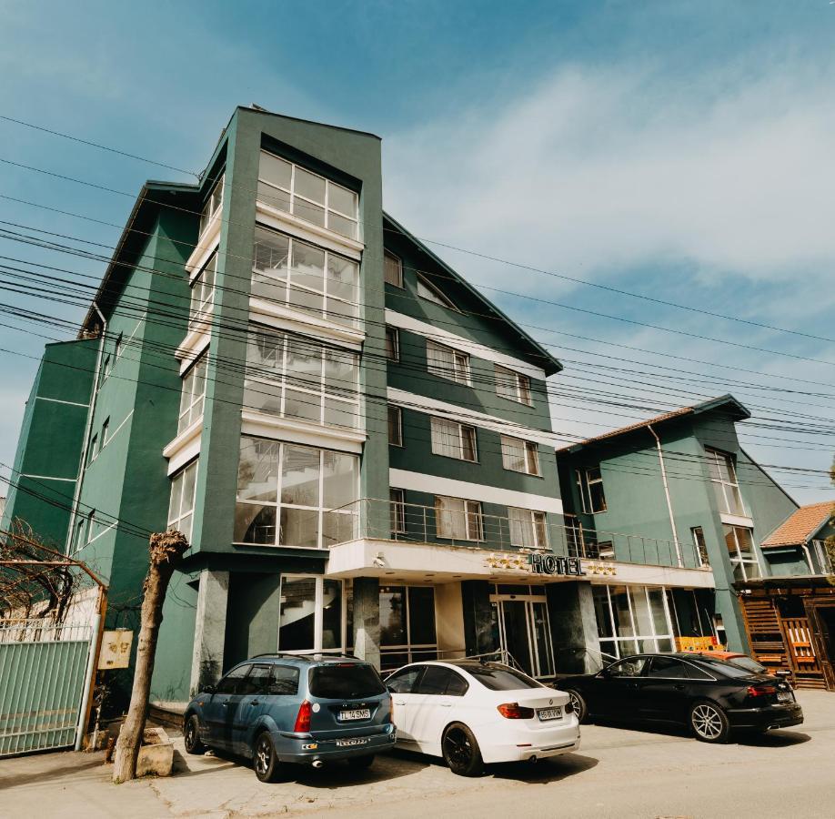 Hotel Atlantis Tulcea Esterno foto