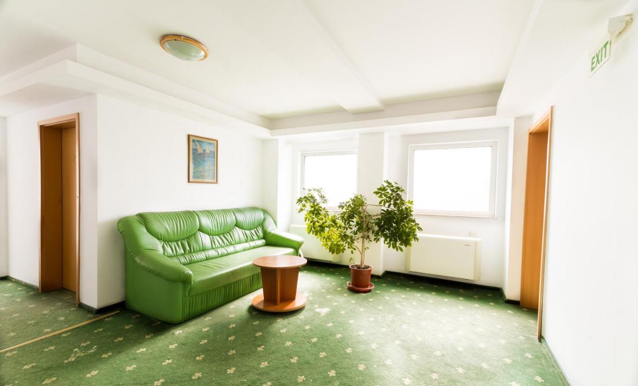 Hotel Atlantis Tulcea Esterno foto