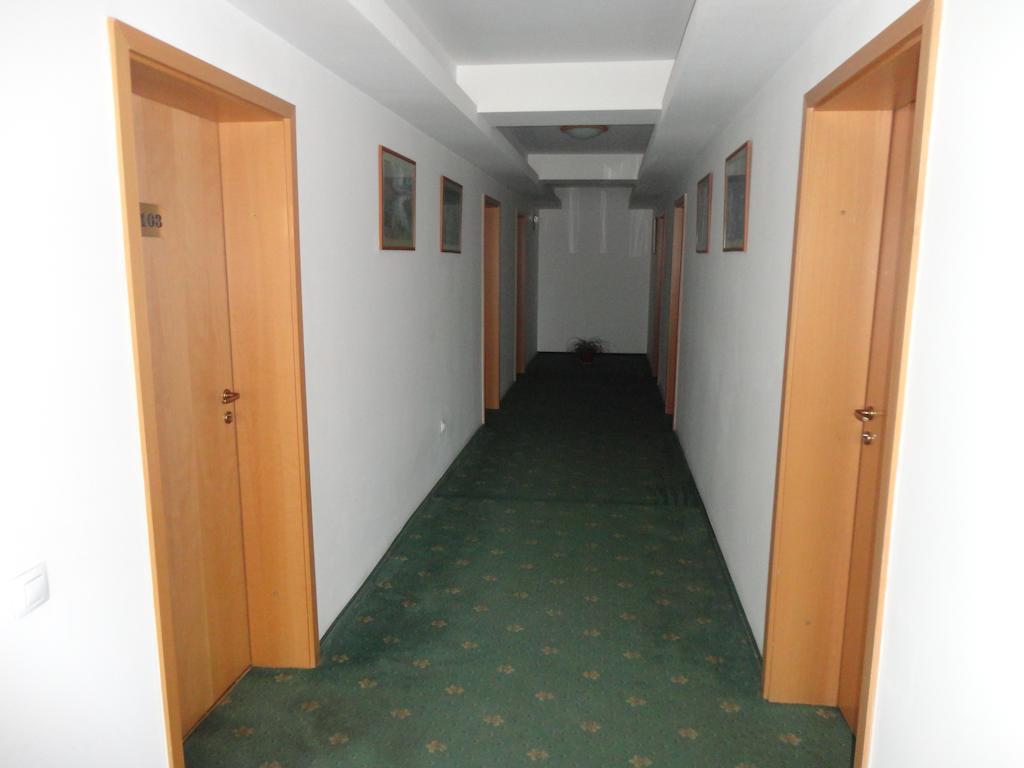 Hotel Atlantis Tulcea Esterno foto